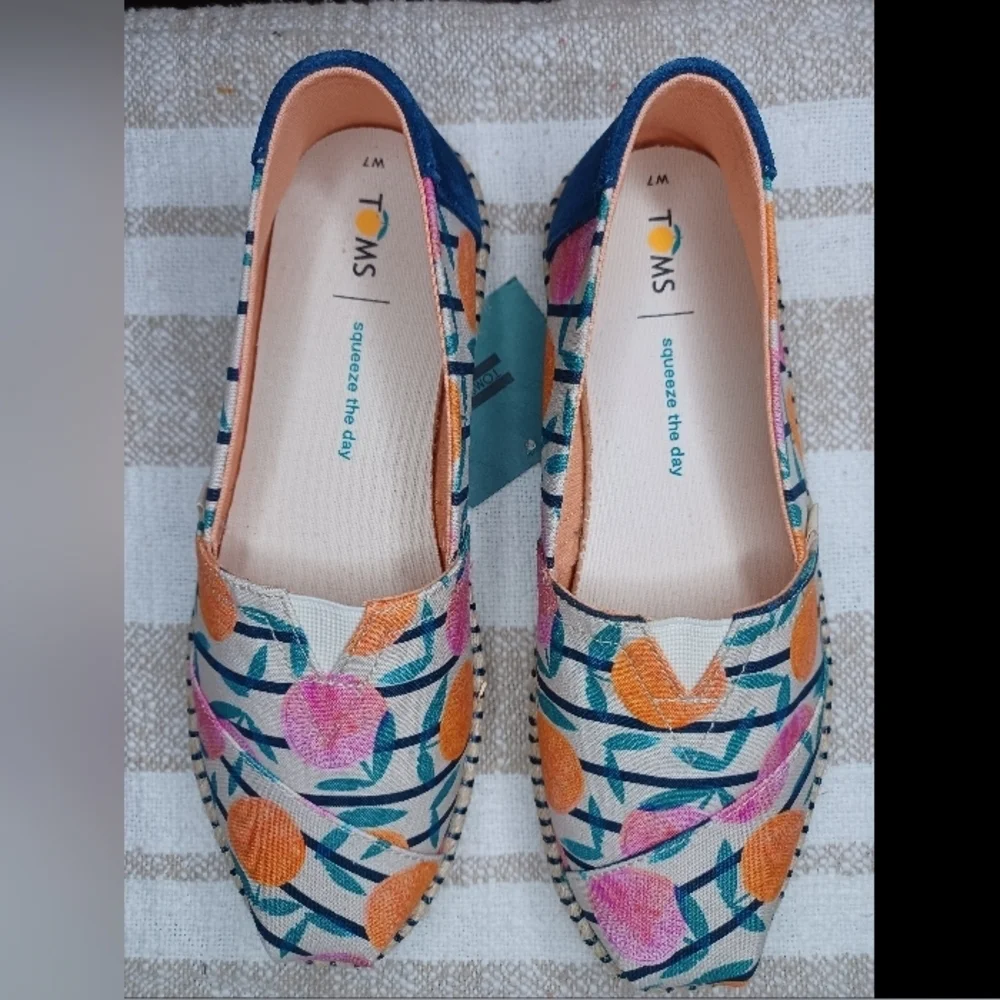 Toms Women's Vibrant Fruit Espadrilles